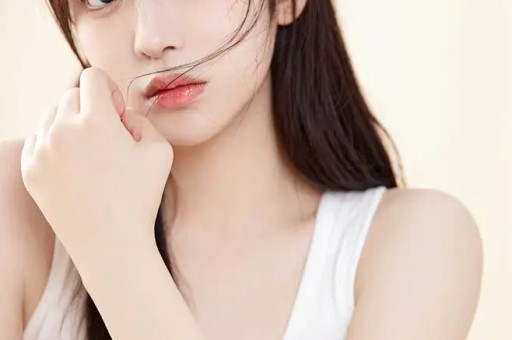 白冰被全网禁言！妻子江梦瑶曝其现状长期炫富无底线难怪塌房