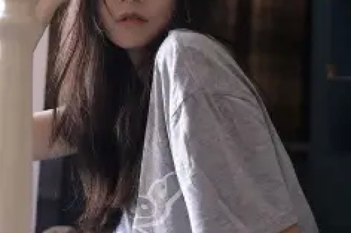 冉莹颖人设崩了想和邹市明收入AA女方账号被冲 网友神评太扎心